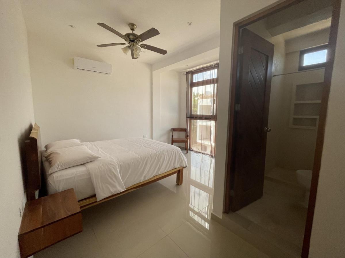 Mexhe Hotel El Cuyo Kültér fotó