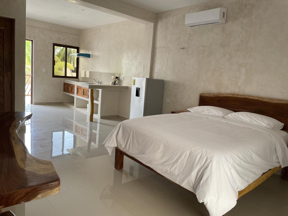 Mexhe Hotel El Cuyo Kültér fotó