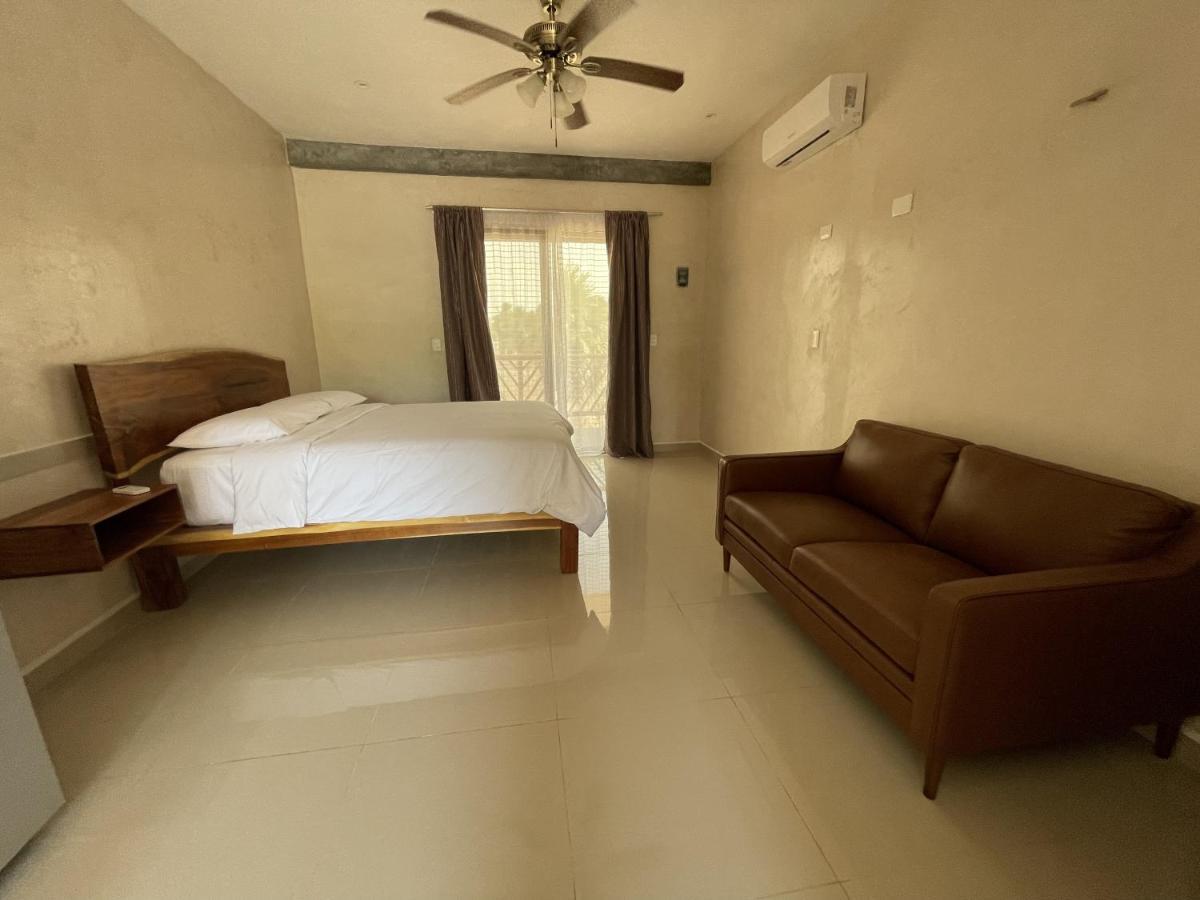 Mexhe Hotel El Cuyo Kültér fotó
