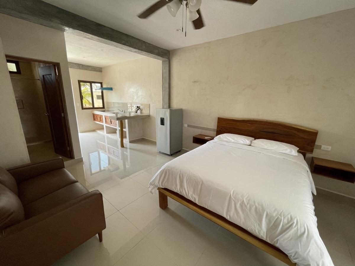 Mexhe Hotel El Cuyo Kültér fotó