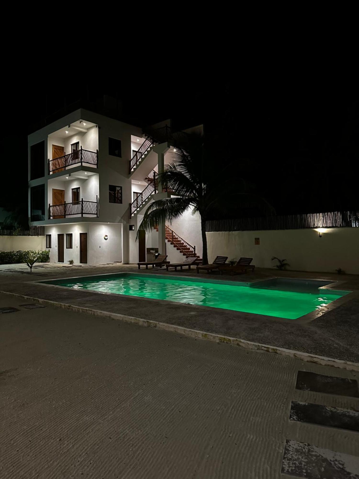 Mexhe Hotel El Cuyo Kültér fotó