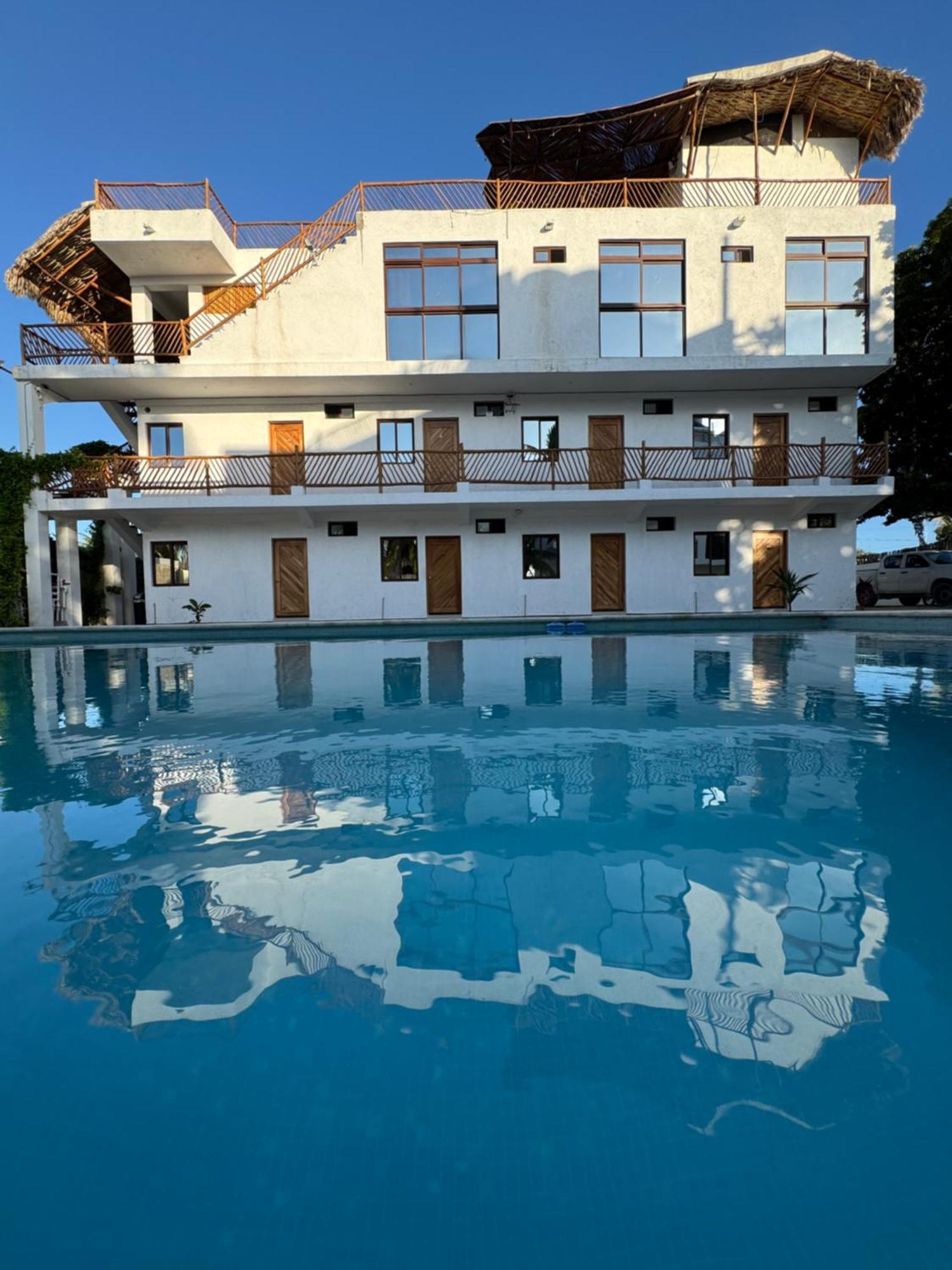 Mexhe Hotel El Cuyo Kültér fotó
