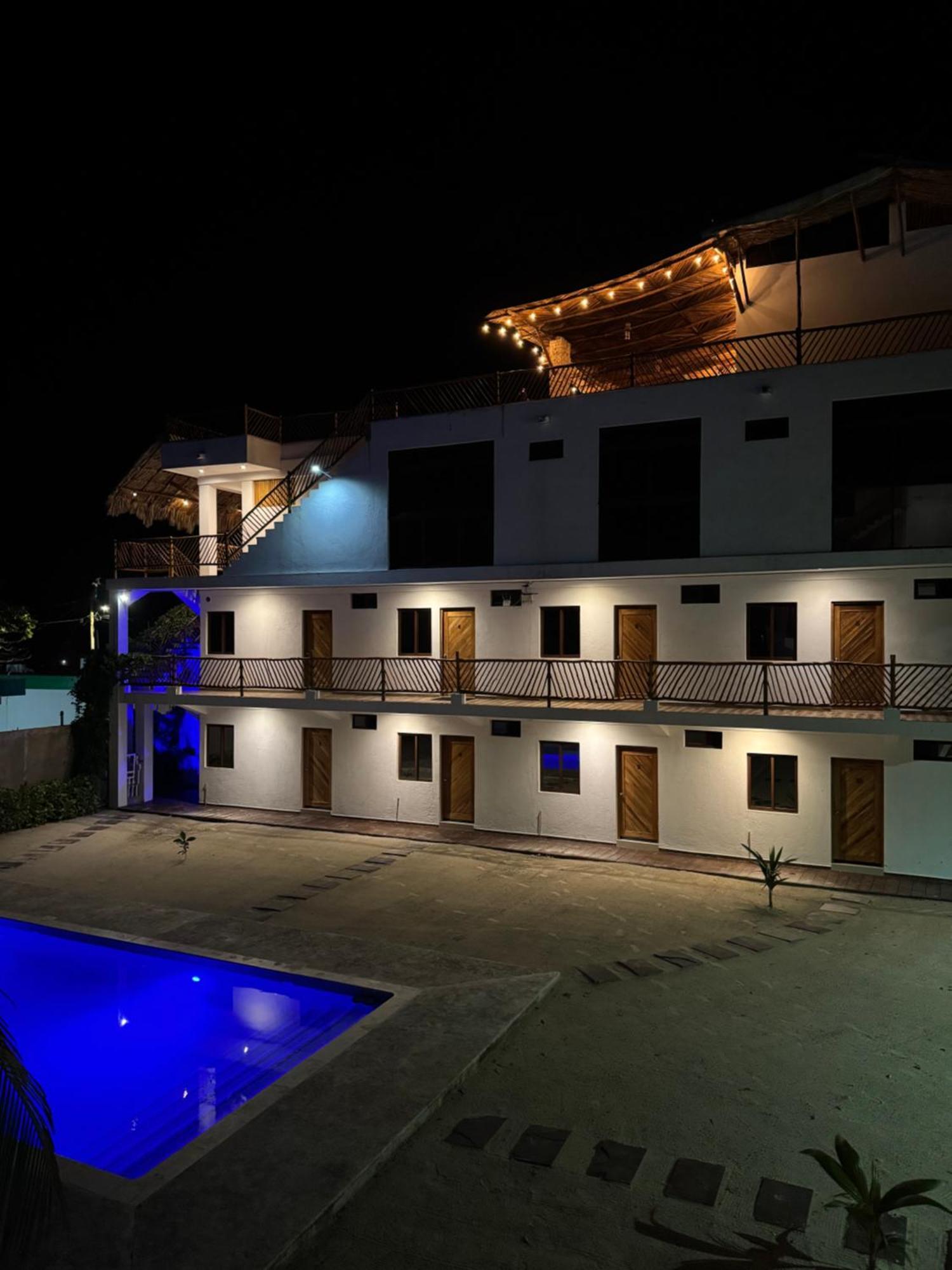 Mexhe Hotel El Cuyo Kültér fotó