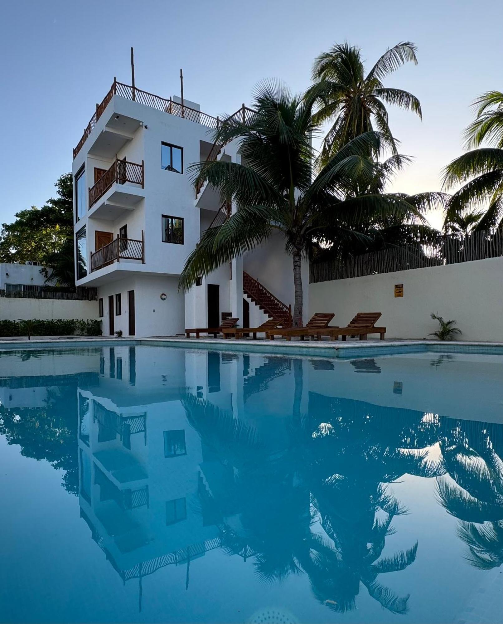 Mexhe Hotel El Cuyo Kültér fotó