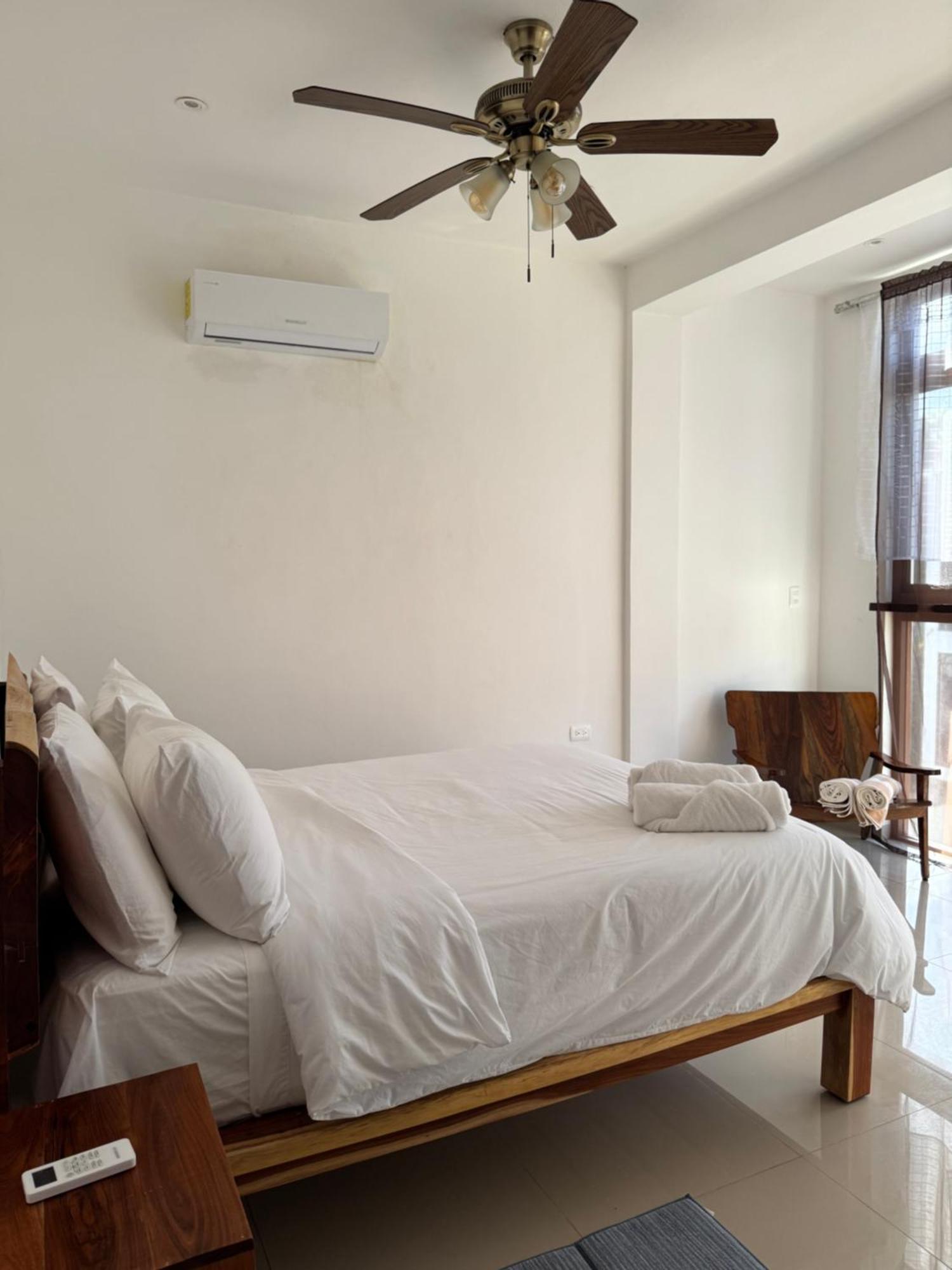 Mexhe Hotel El Cuyo Kültér fotó