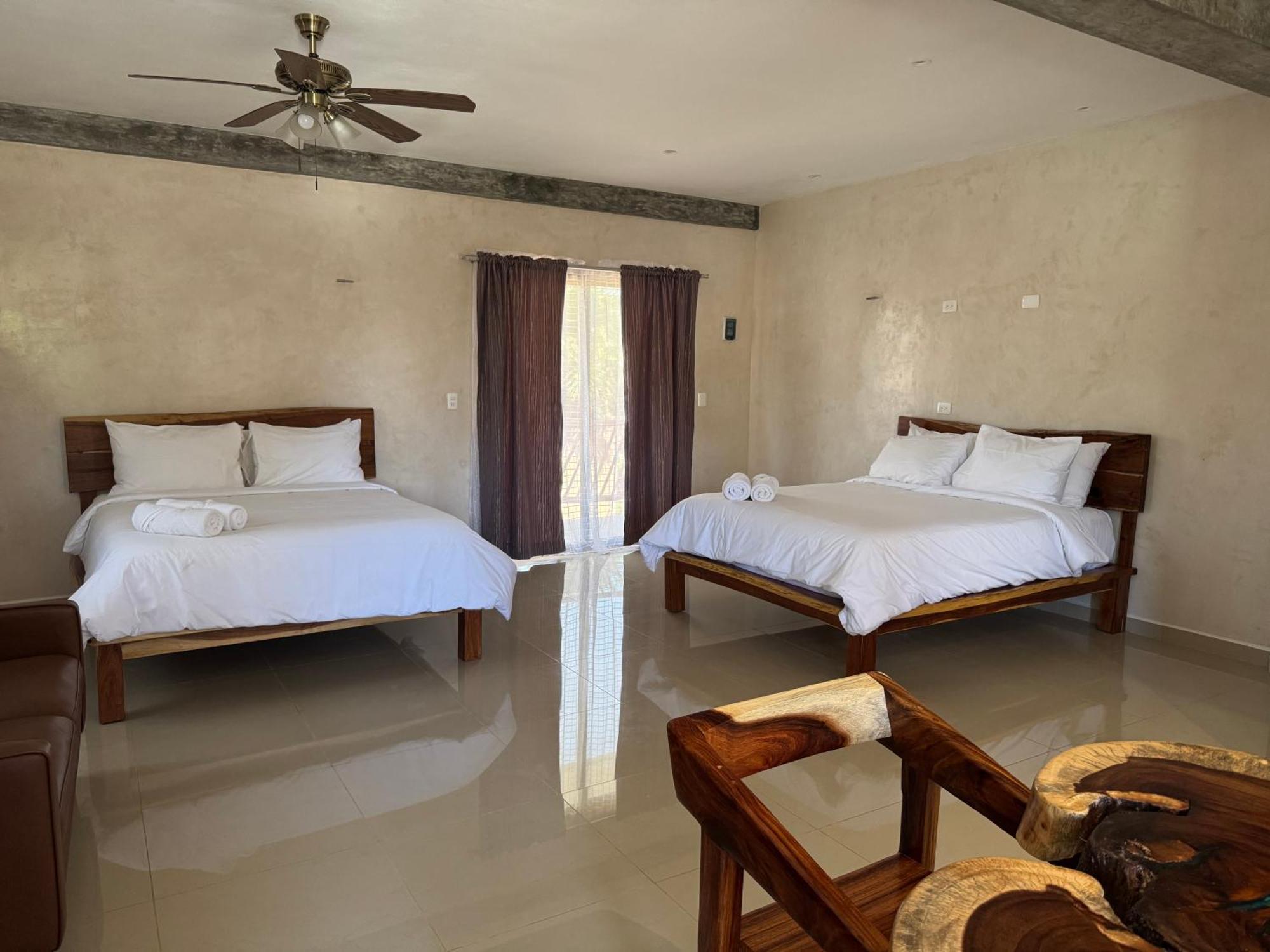 Mexhe Hotel El Cuyo Kültér fotó