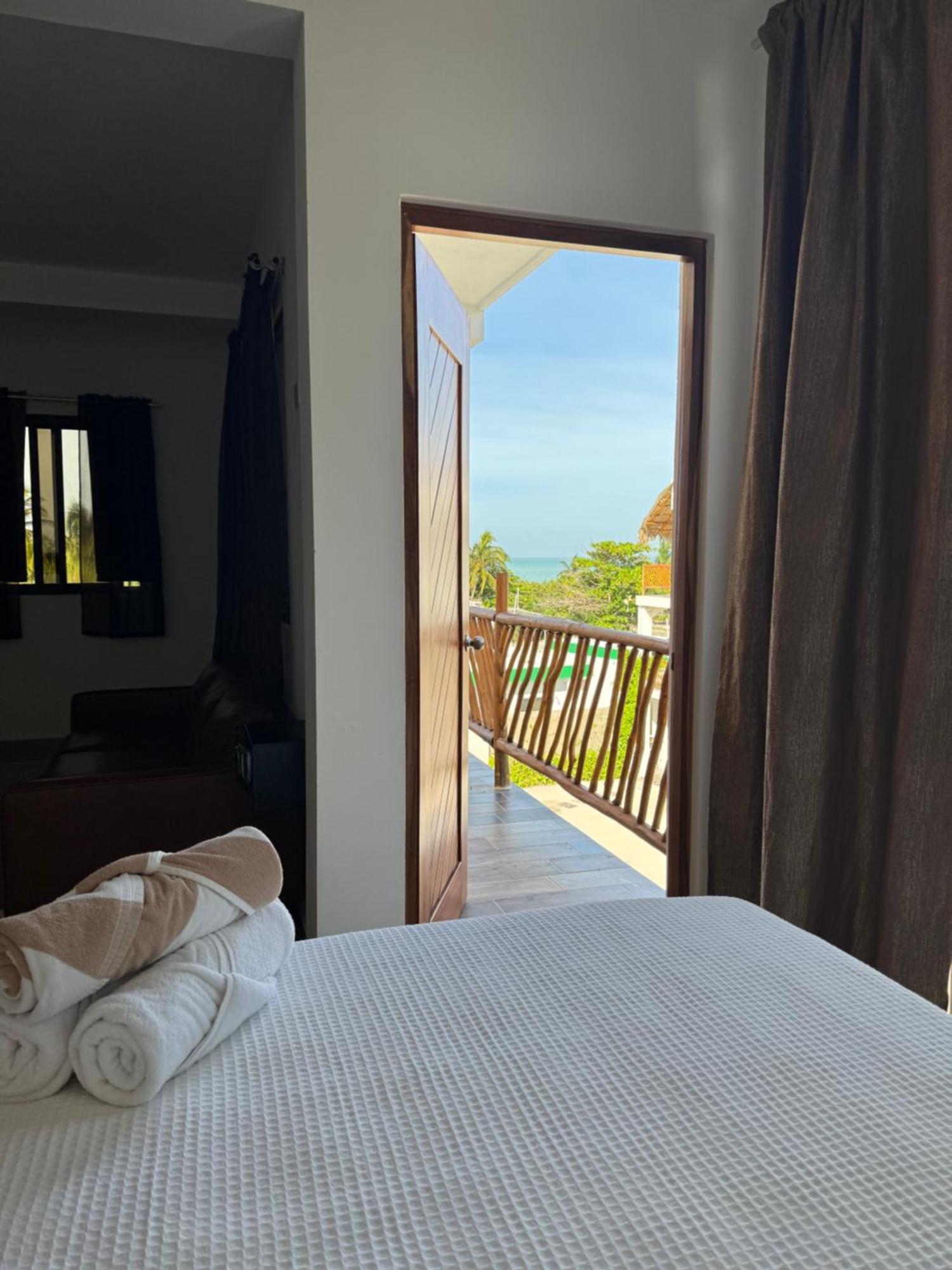 Mexhe Hotel El Cuyo Kültér fotó