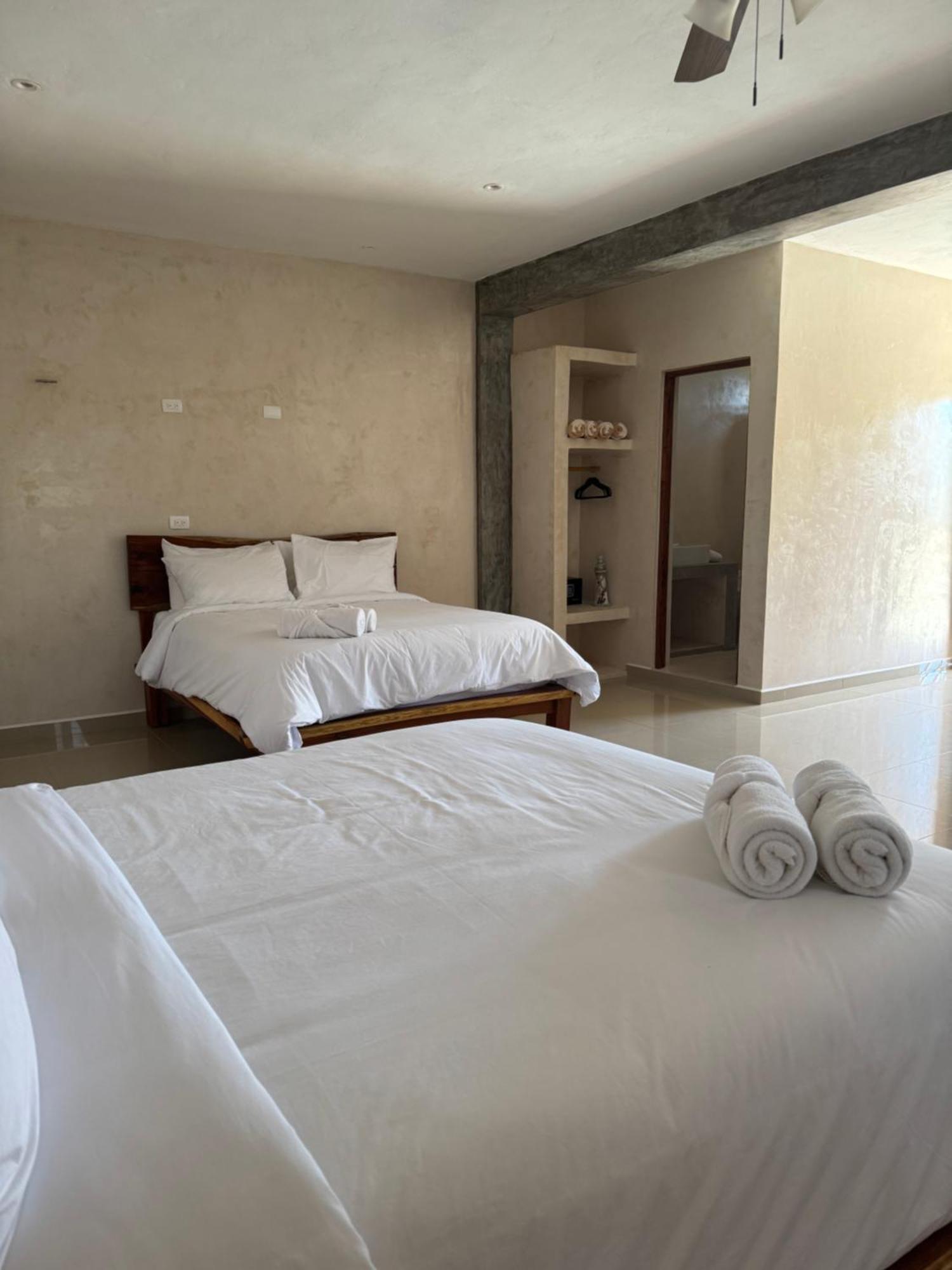 Mexhe Hotel El Cuyo Kültér fotó