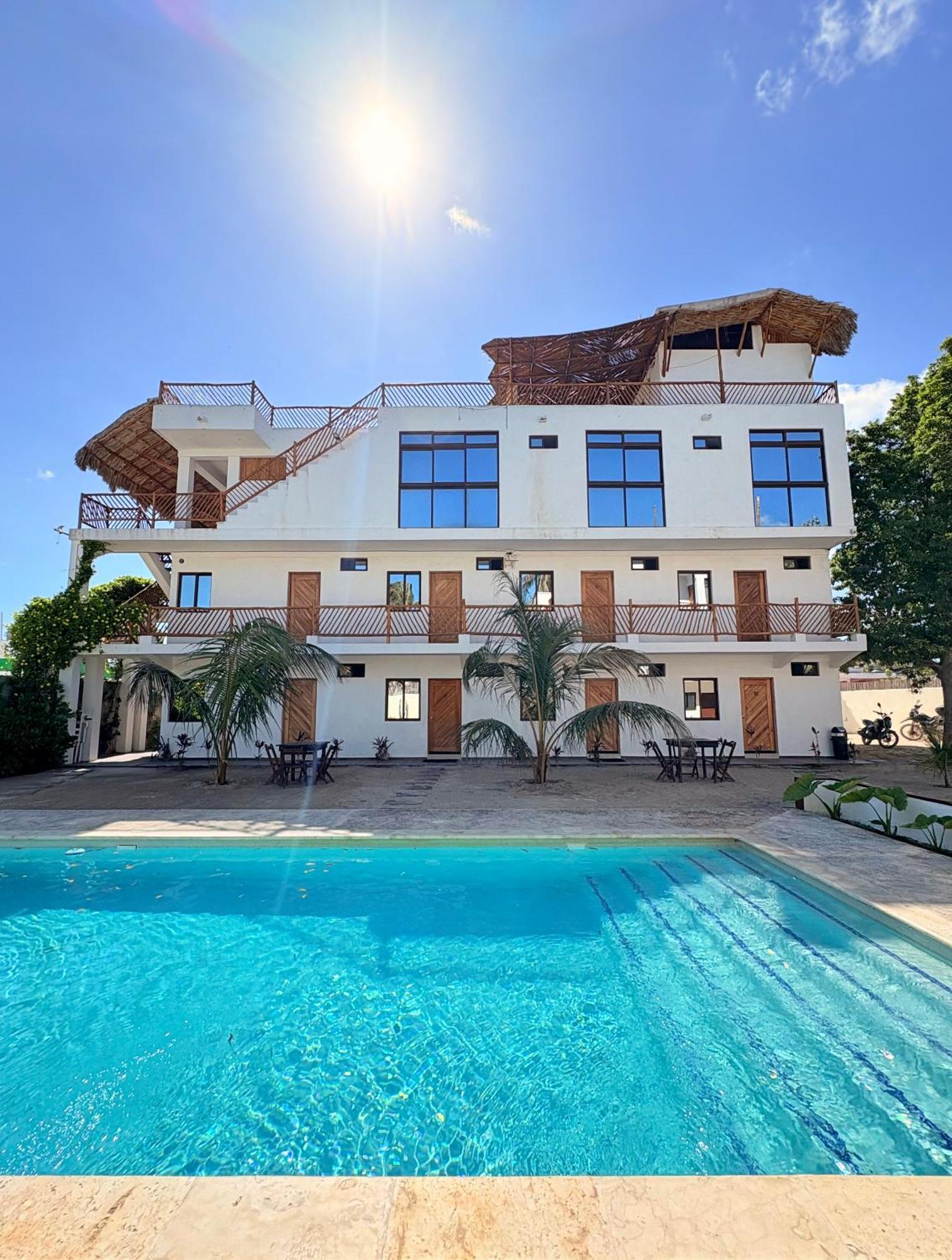 Mexhe Hotel El Cuyo Kültér fotó