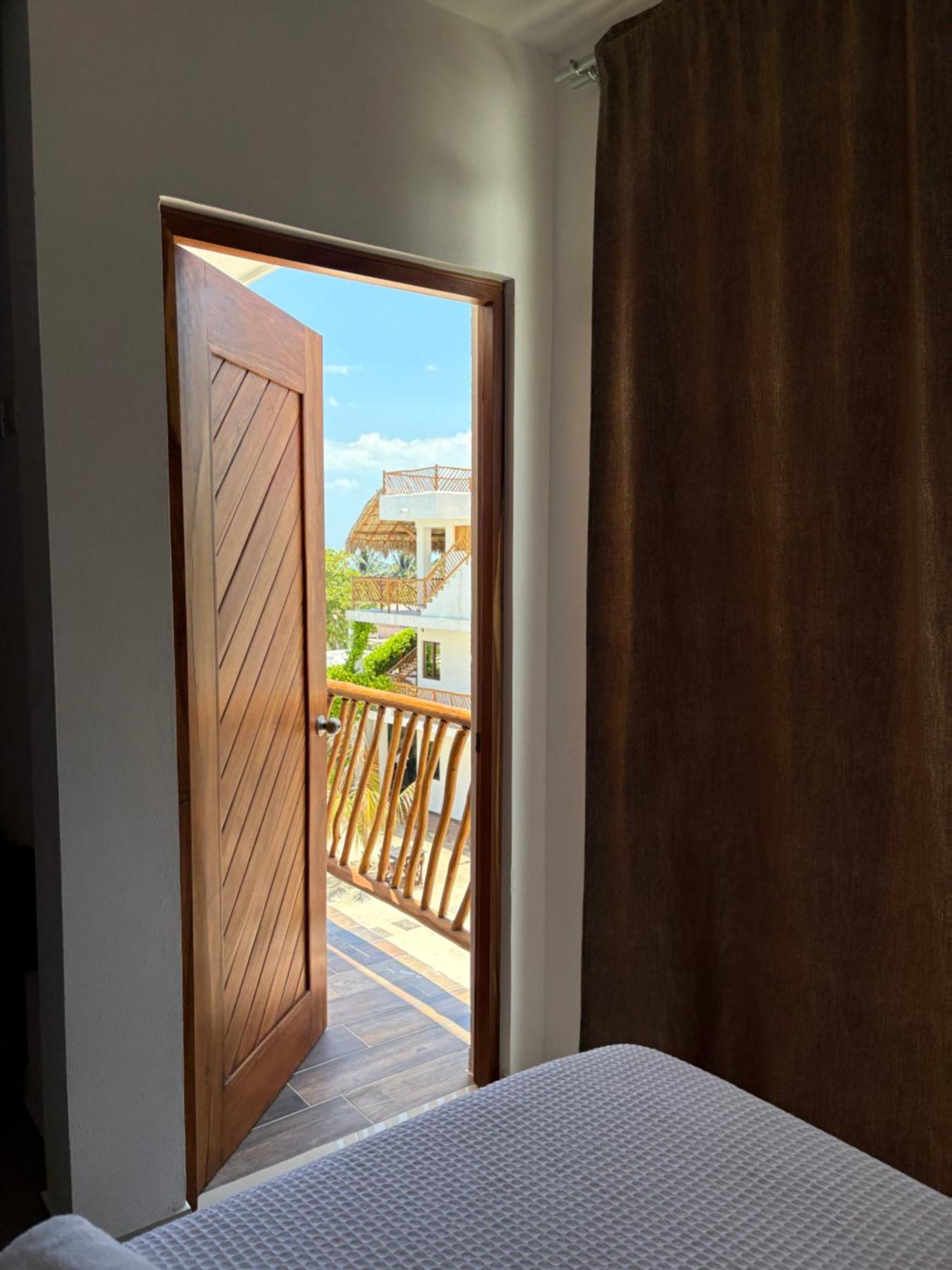 Mexhe Hotel El Cuyo Kültér fotó
